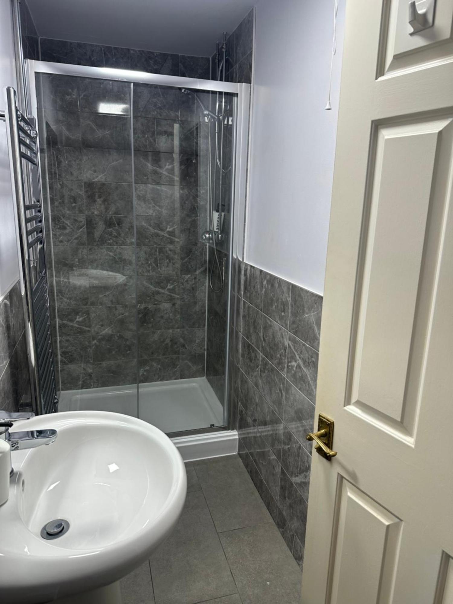 Coach House Hotel Мельбурн Экстерьер фото
